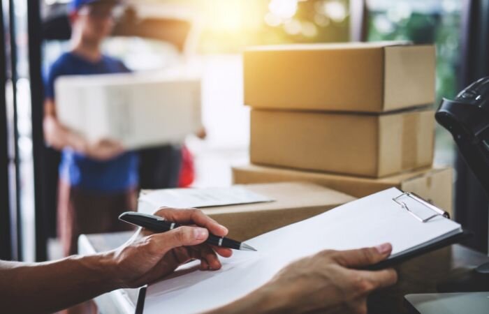Entendiendo los Cargos en tu Factura FedEx